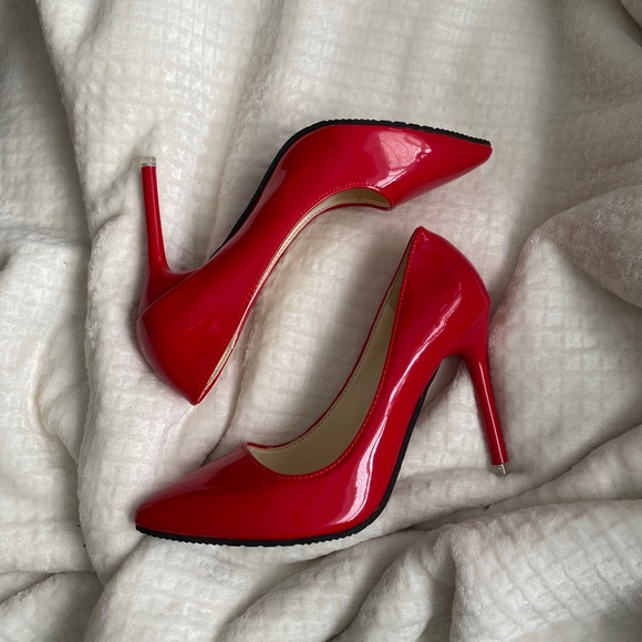Red Heels Size 8 - Picture 2 of 3